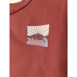 Billabong Surf Co. Surfer Beach Graphic Crop Tee Women L